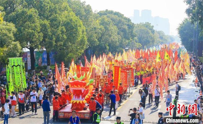 2023年中国龙舟大奖赛在广东顺德收官：顺德乐从