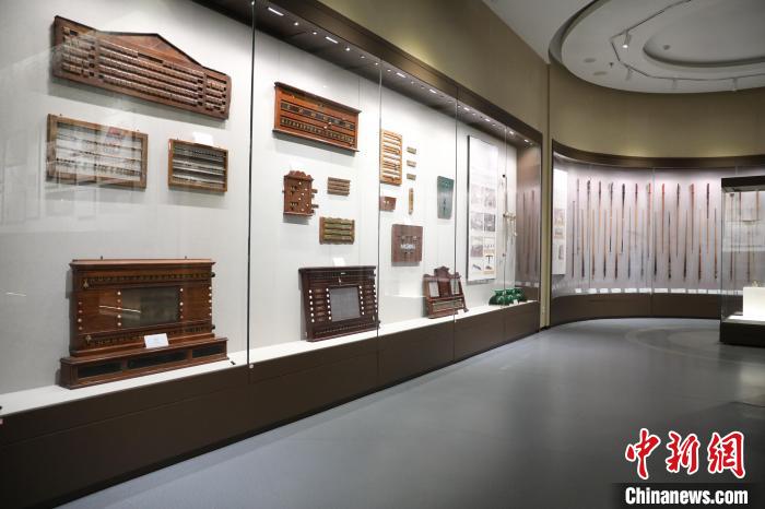 以台球为载体促进中外文化交融：展示中国台球