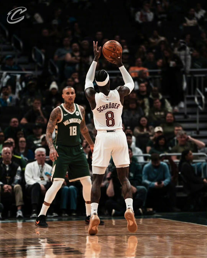 明日NBA赛场焦点战前瞻：骑士雄鹿巅峰对决 太阳