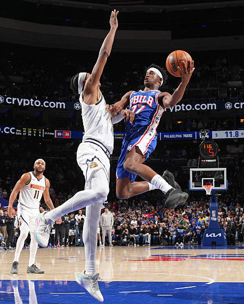 明日NBA赛场焦点战前瞻：骑士雄鹿巅峰对决 太阳