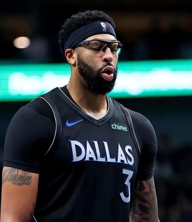 文班亚马与浓眉哥盖帽王之争：谁将突破2000次大