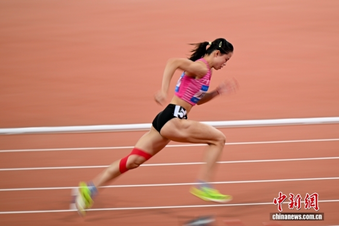 粤港澳全运会女子400米栏：莫家蝶55.19秒夺冠，广