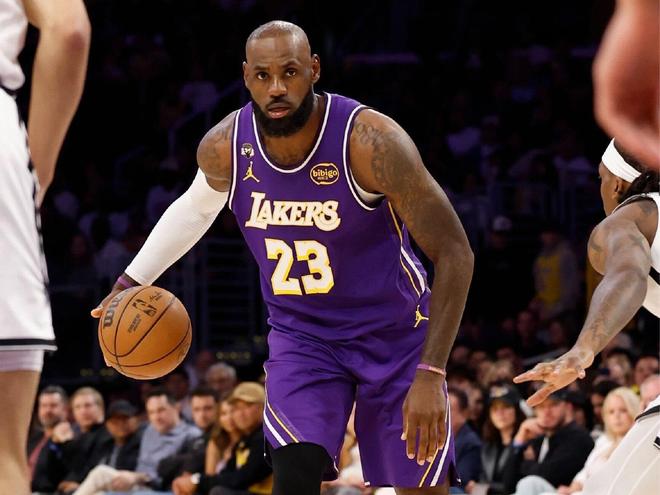 西部排名大洗牌：雷霆马刺争冠 湖人火箭卡位战