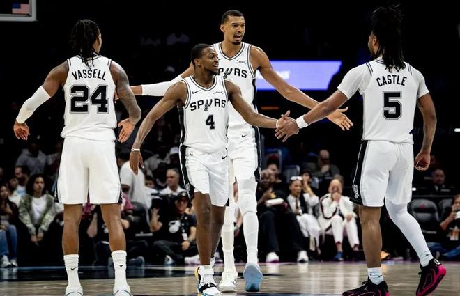 NBA季后赛首轮G1五支争冠球队强势突围：骑士掘金