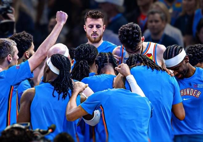 NBA季后赛首轮G1五支争冠球队强势突围：骑士掘金