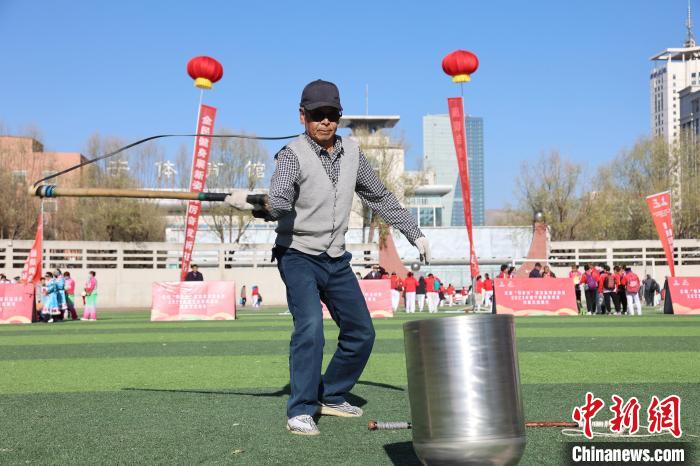 青海敬老月传统体育项目展演展现老年风采